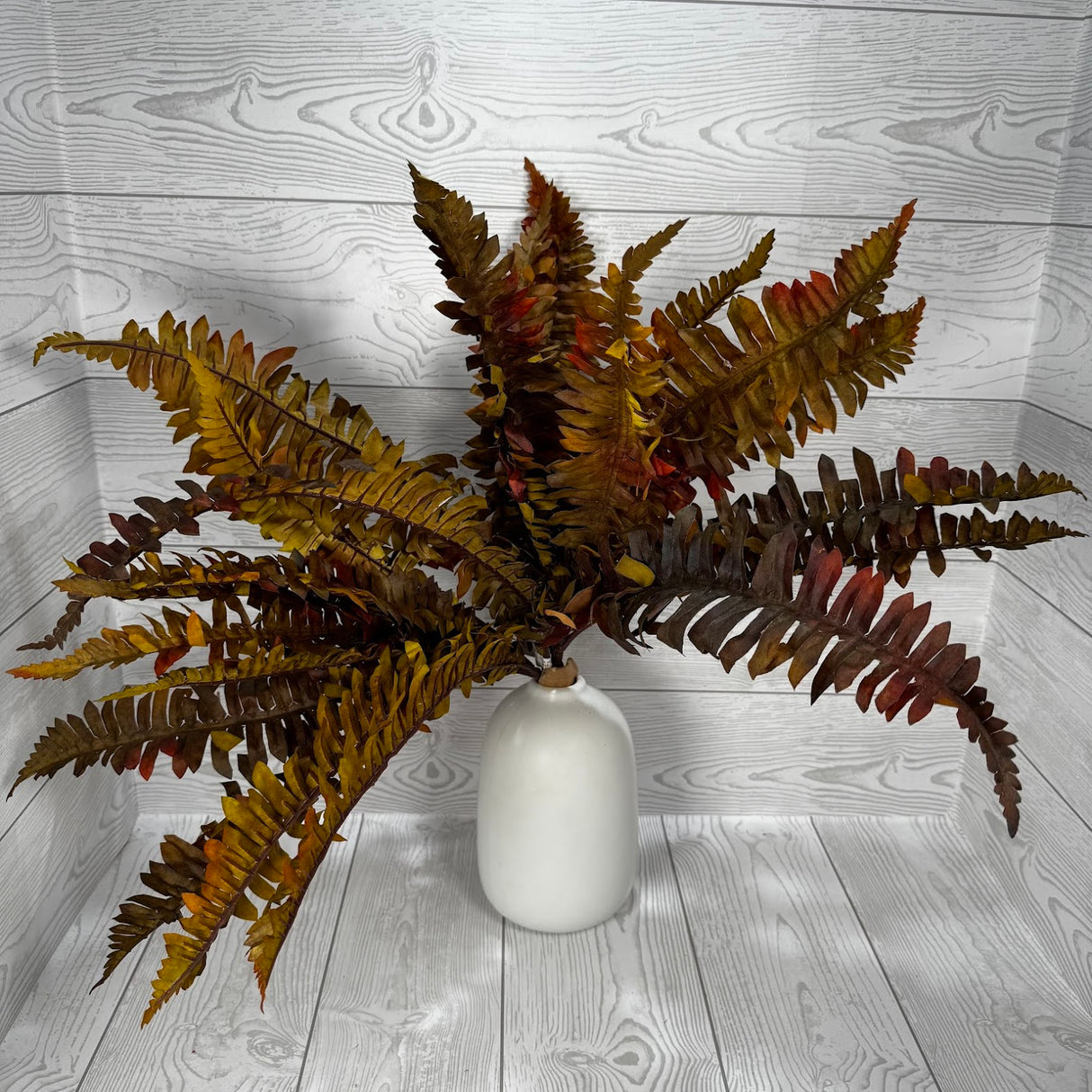20" POLYESTER BOSTON FERN BUSH W/ 25 LEAVES - GREEN/BROWN - 26104 * BROWN RED