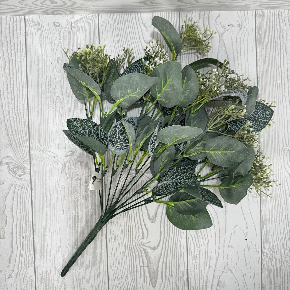 19" LEAVES AND MINI BERRIES BUSH - CREAM - 28167