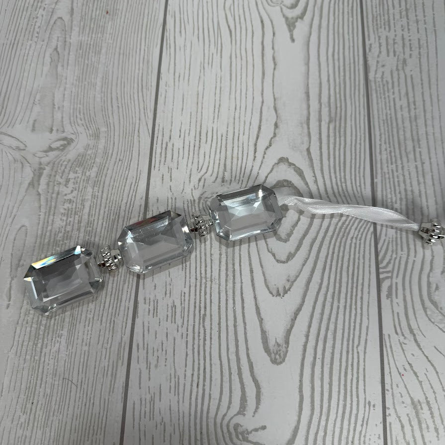 1.2X0.5X6.5" ACRYLIC JEWEL HANGING ORNAMENT - SILVER - DCORN5401SL