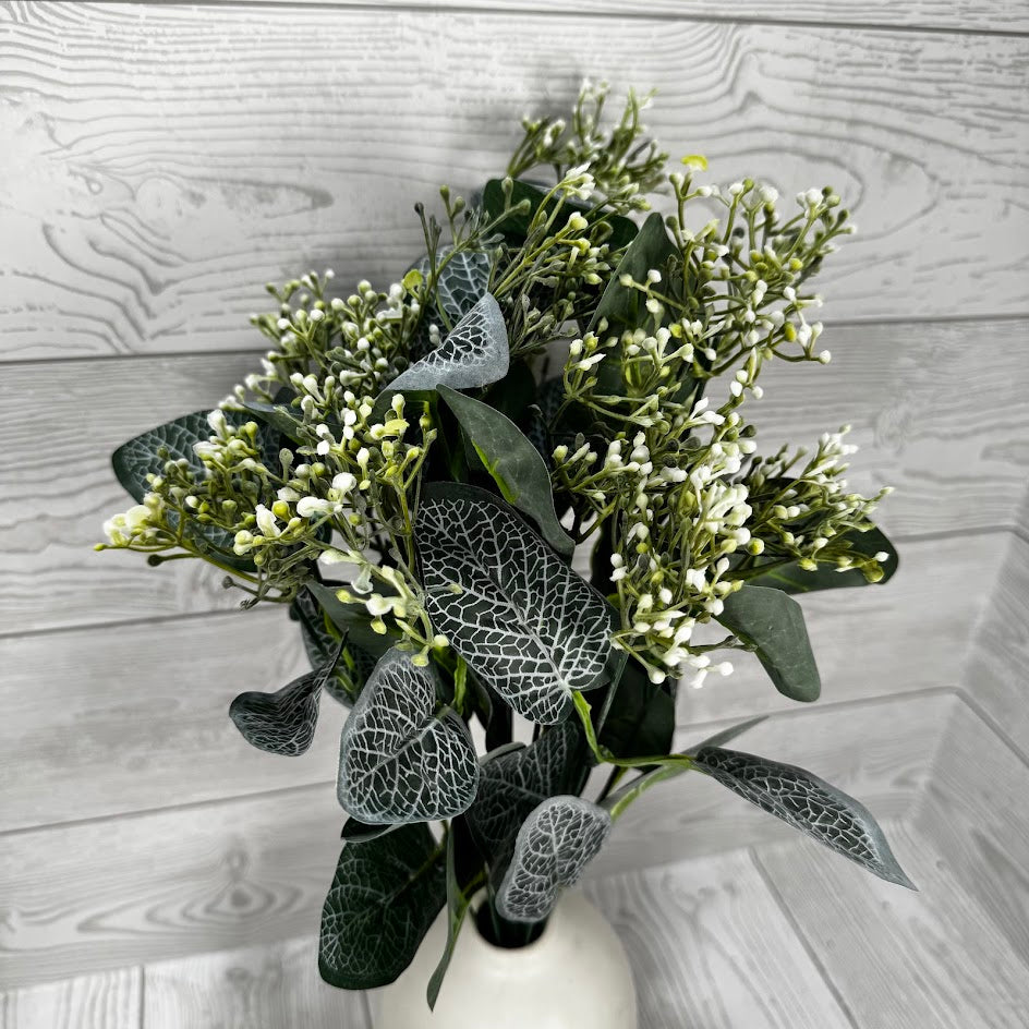19" LEAVES AND MINI BERRIES BUSH - CREAM - 28167