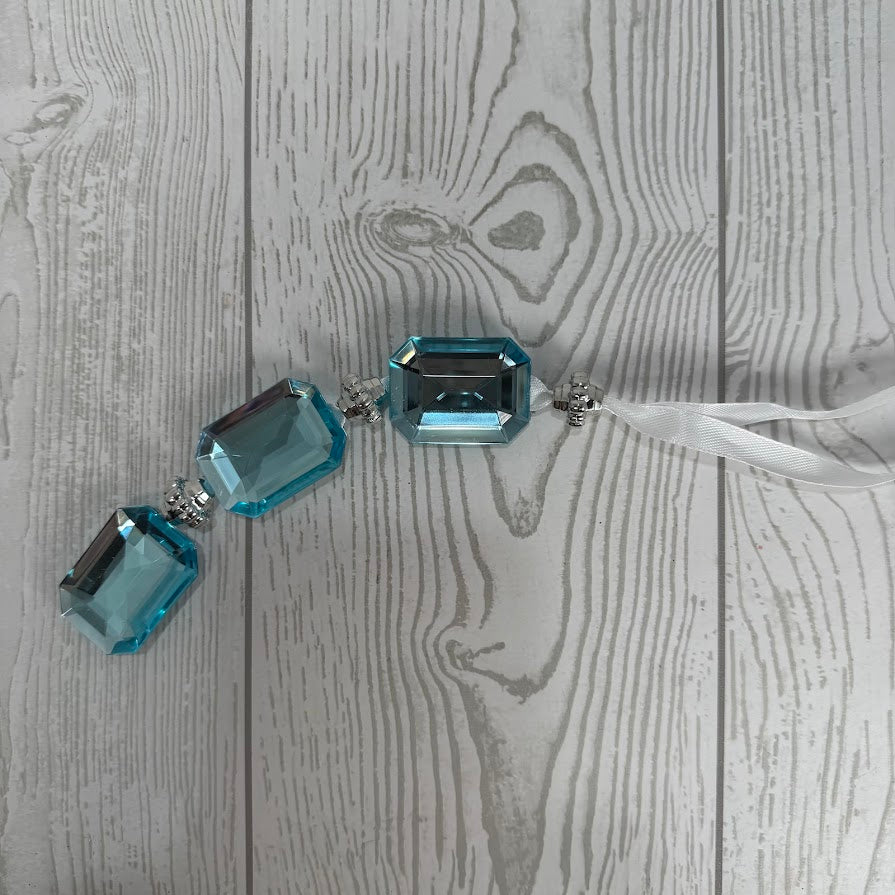 1.2X0.5X6.5" ACRYLIC JEWEL HANGING ORNAMENT - BLUE - DCORN5401BL