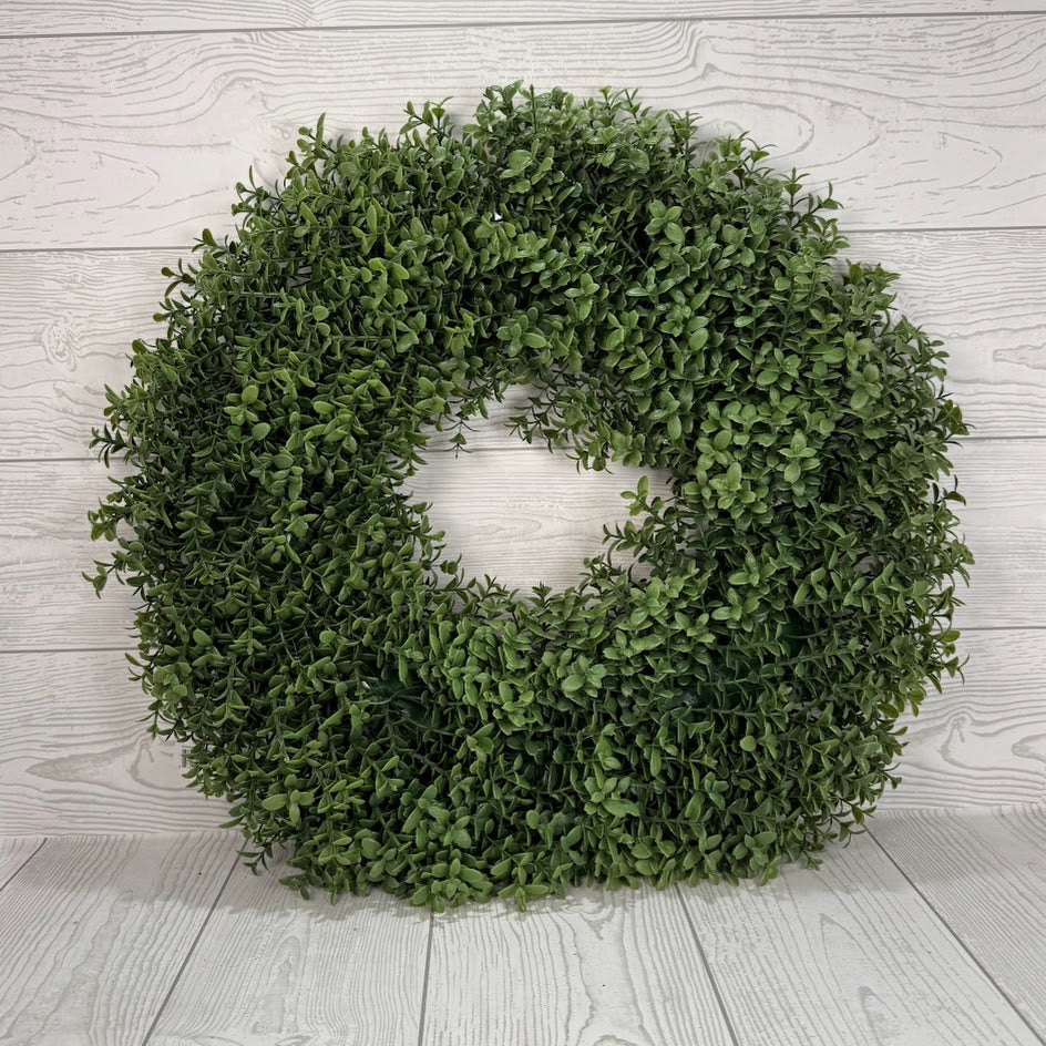 18" EUROPEAN BOXWOOD WREATH - DCDE6089